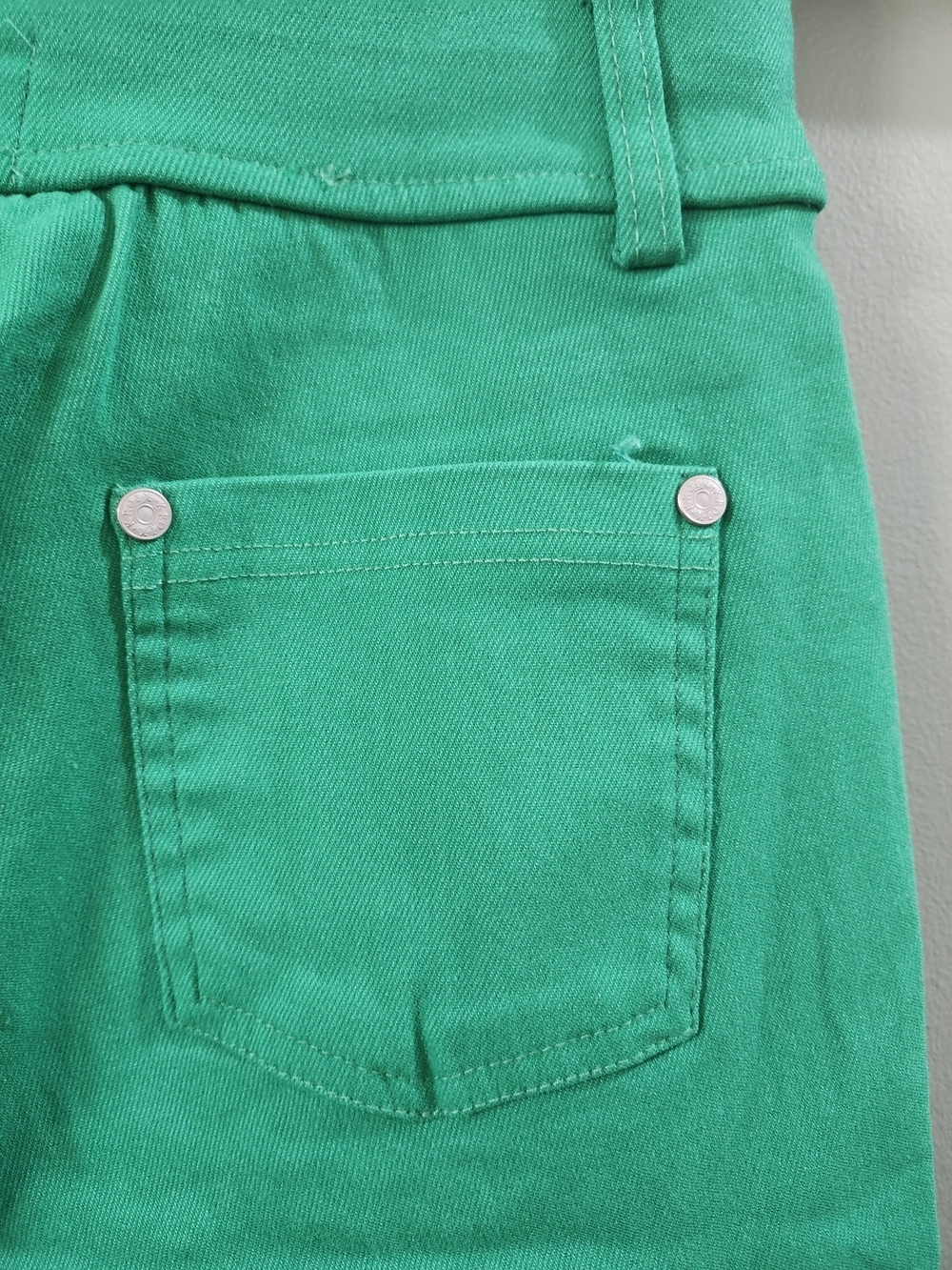 Green Bermuda Shorts with Faux Triple-Button Front - Picture 5 of 7